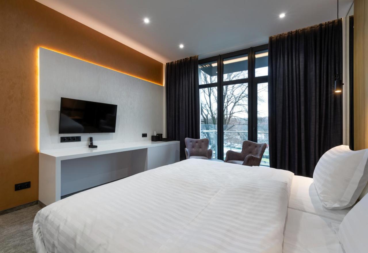 Hotel Святий Шарбель Moršyn Exteriér fotografie
