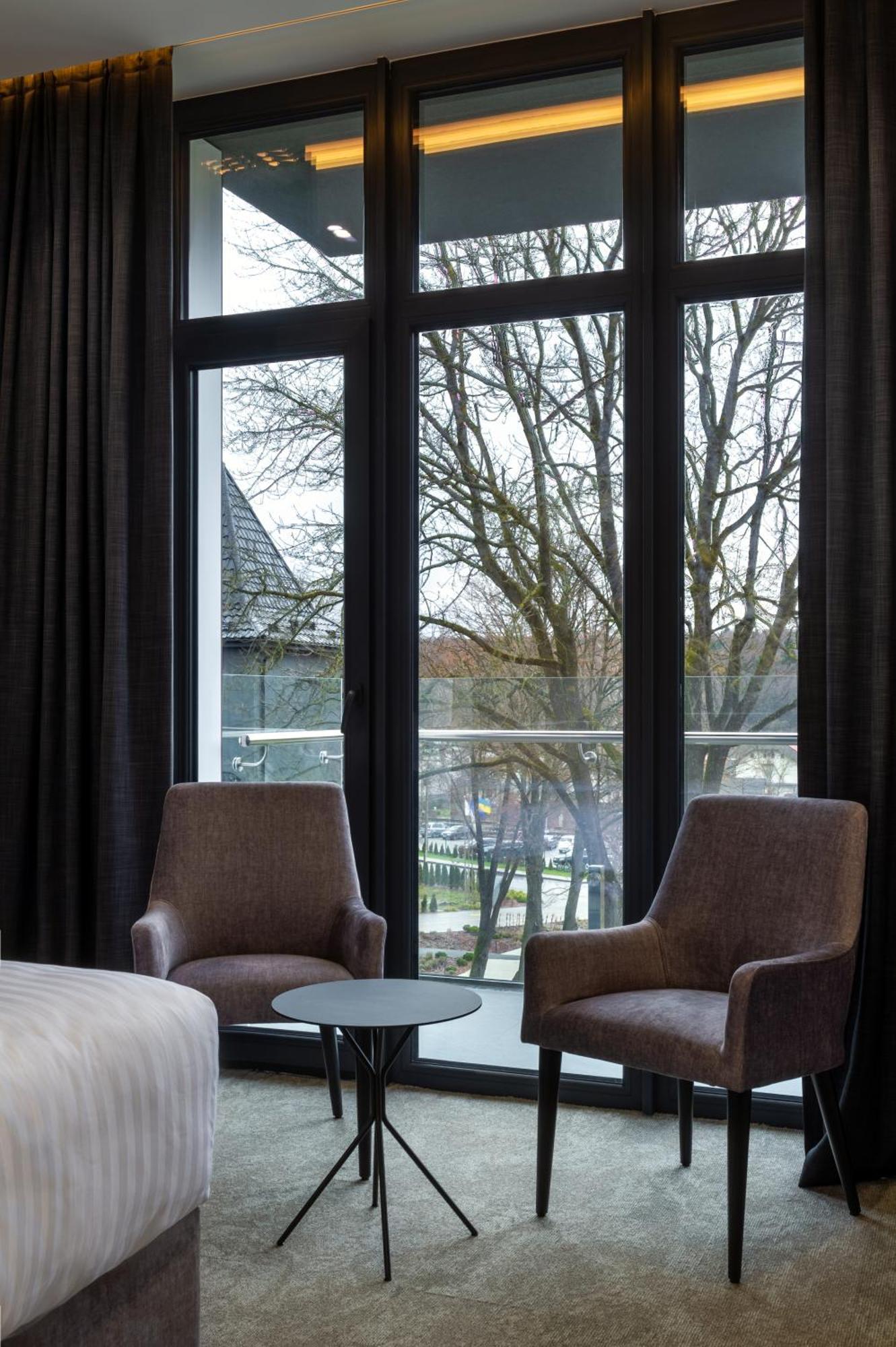 Hotel Святий Шарбель Moršyn Exteriér fotografie