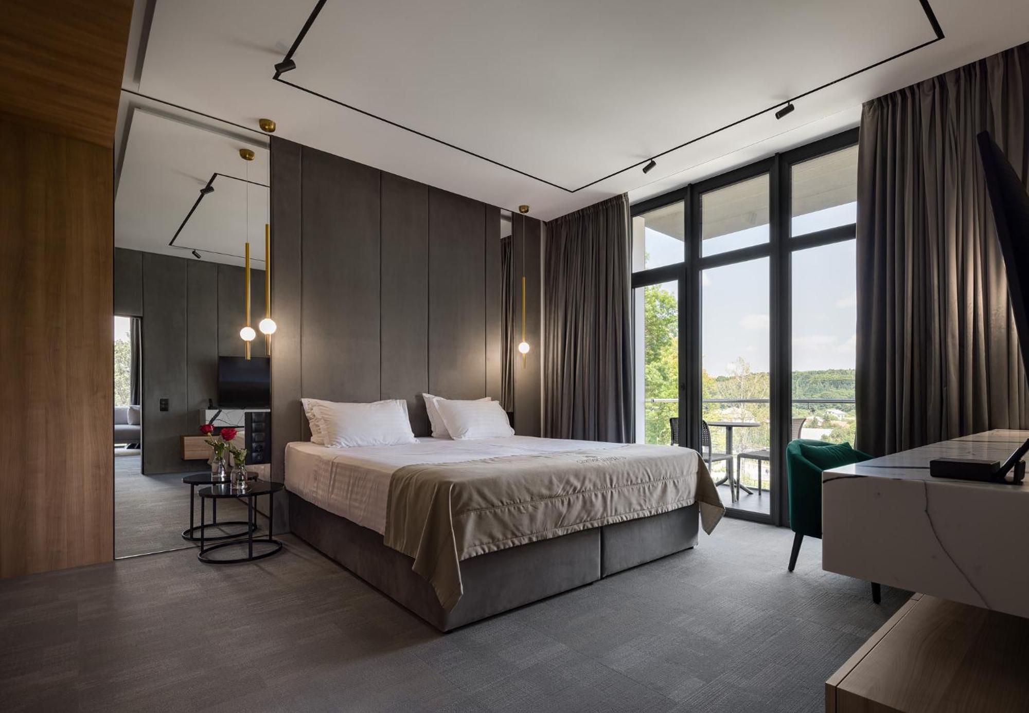 Hotel Святий Шарбель Moršyn Exteriér fotografie