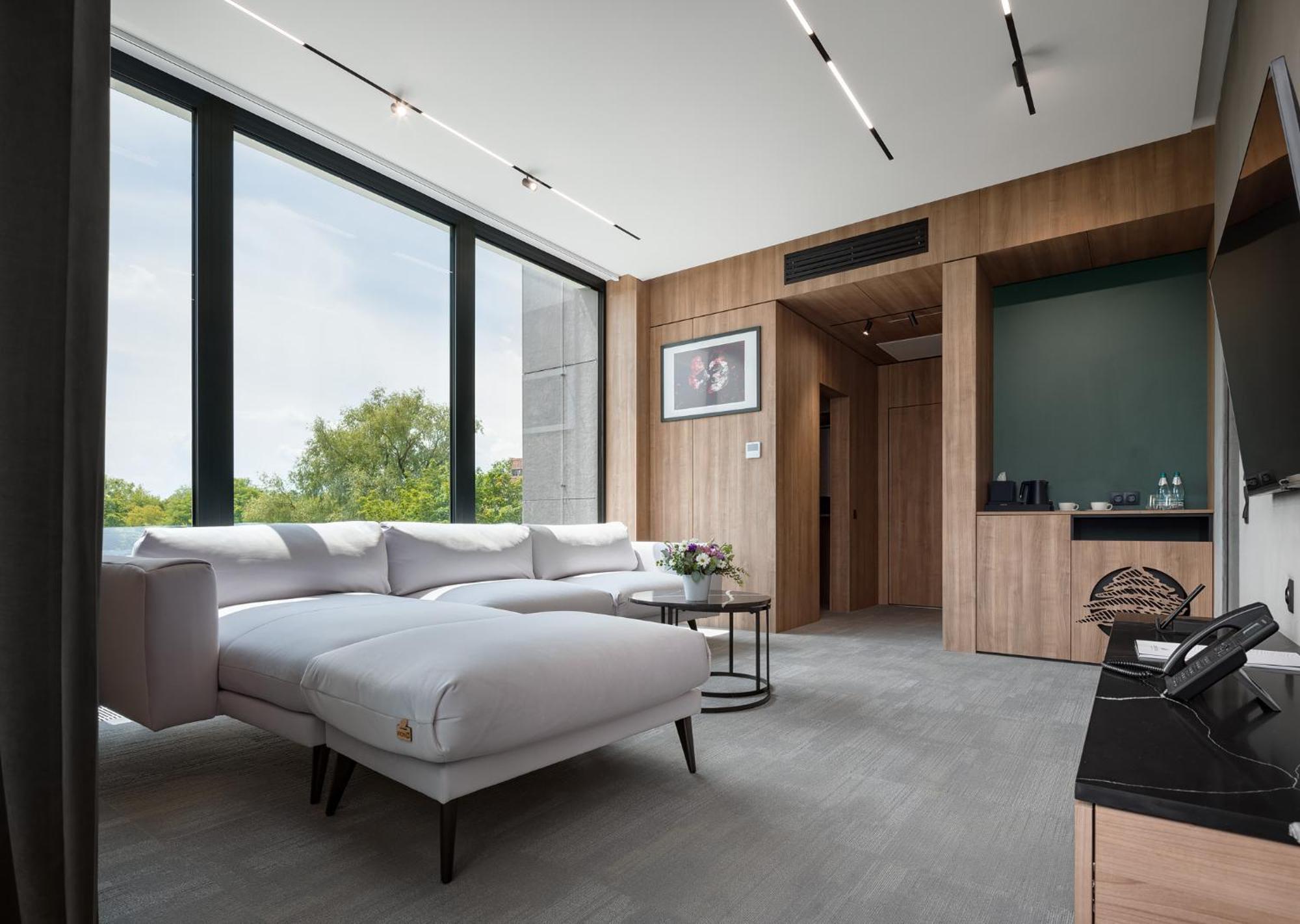 Hotel Святий Шарбель Moršyn Exteriér fotografie